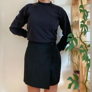 NWT Aritzia Babaton Madden skirt in black size 4